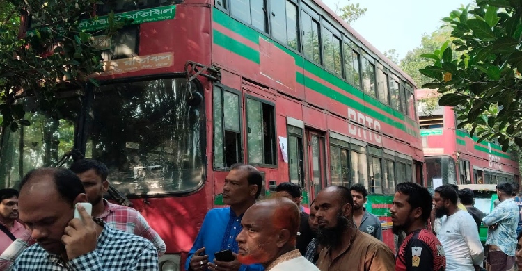 গাজীপুরে পিকনিকের বাসে বিদ্যুৎস্পৃষ্ট হয়ে ৩ শিক্ষার্থীর মৃত্যু 