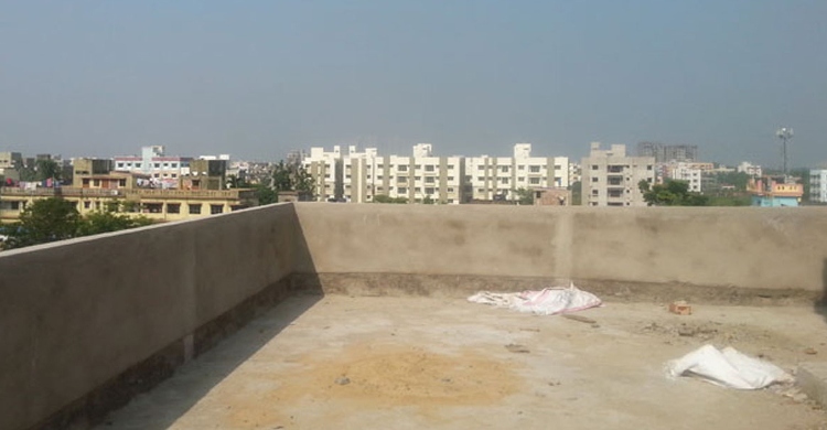 বৃষ্টি দেখতে ছাদে উঠে প্রাণ গেল স্কুলছাত্রীর