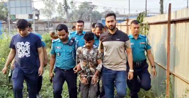 চট্টগ্রামে বিদেশি পিস্তলসহ ৩০ মামলার আসামি গ্রেফতার