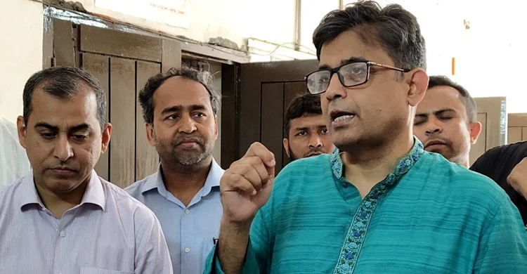মাগুরা মেডিকেল কলেজ বন্ধের গুজব উড়িয়ে দিলেন শফিকুল আলম