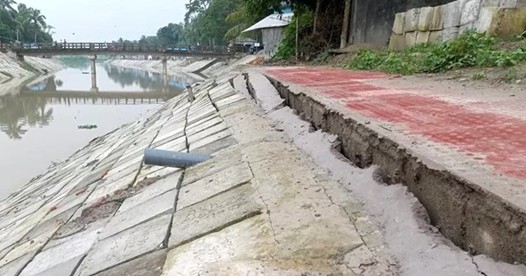 কাজ শেষ হওয়ার আগেই রংপুরে নদী তীর রক্ষা বাঁধে ধস
