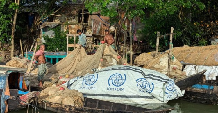 ৯২ দিন পর কাপ্তাই হ্রদে মাছ শিকার শুরু