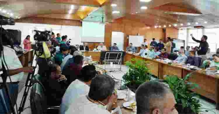 ৮ দাবিতে ঘোষিত ৭২ ঘণ্টার পরিবহন ধর্মঘট প্রত্যাহার
