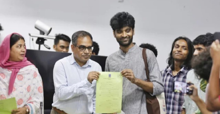 ডাকসু নির্বাচন: সাইবার নিরাপত্তা শঙ্কায় প্রার্থীরা, প্রধান লক্ষ্য নারী প্রার্থীরা