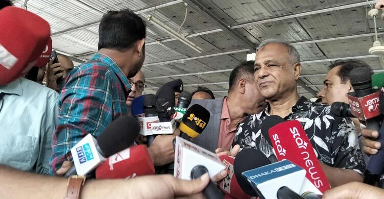 শুধু নির্বাচন ঘিরে নয়, অন্য সময়ও দেশে অস্ত্র ঢুকতে: স্বরাষ্ট্র উপদেষ্টা