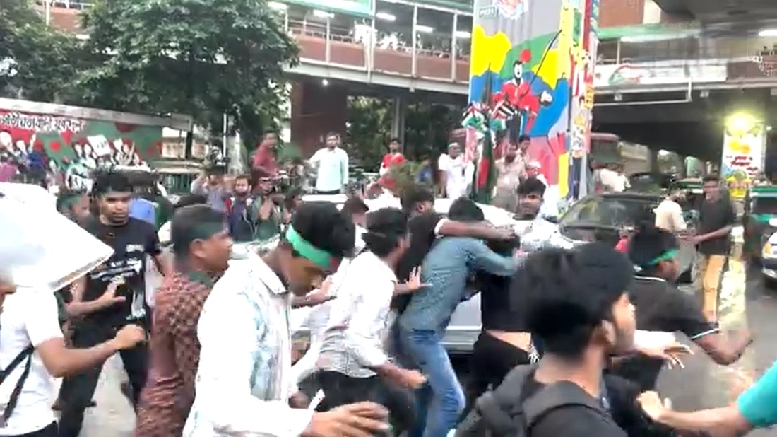 ‘জুলাই যোদ্ধাদের’ দুই গ্রুপের সংঘর্ষ, শাহবাগে যান চলাচল শুরু