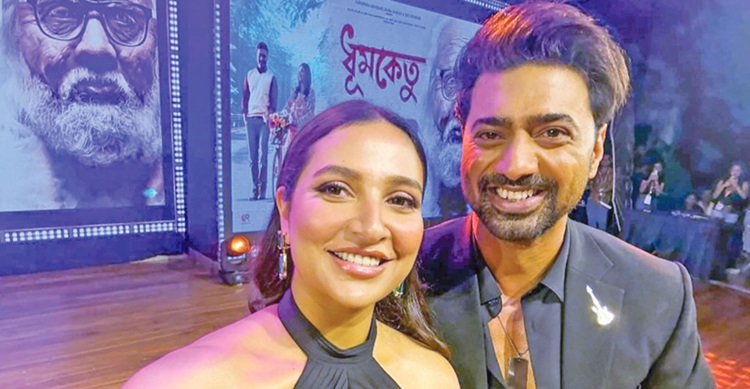 এক দশক পর পাশাপাশি দেব-শুভশ্রী