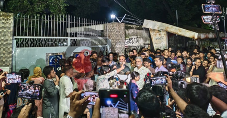 ঢাকা বিশ্ববিদ্যালয়ের হলে ছাত্ররাজনীতি নিষিদ্ধ ঘোষণা
