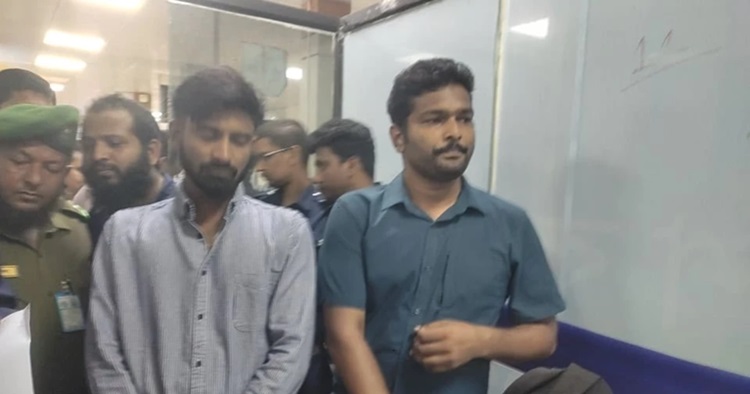 ক্রিকেট ব্যাটের ভেতরে করে ইয়াবা বহনের অভিযোগে দুই পর্যটক আটক