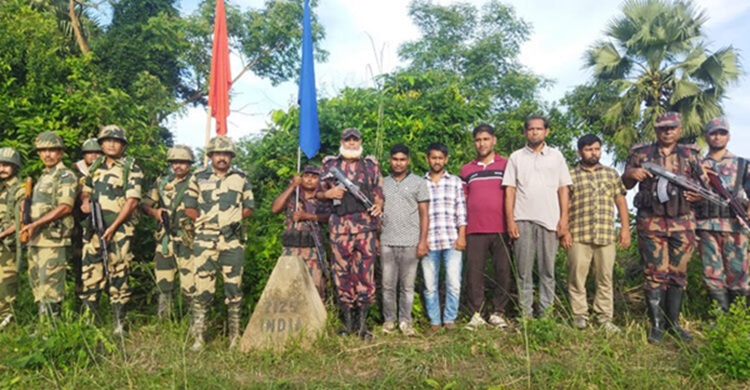 কুমিল্লায় ৫ বাংলাদেশিকে হস্তান্তর করলো বিএসএফ