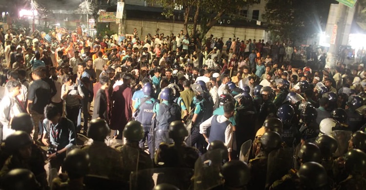 কাকরাইলে জাতীয় পার্টি ও গণ অধিকার পরিষদের সংঘর্ষ