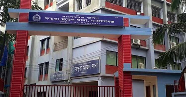 কারখানার ছাদ থেকে লাফিয়ে প্রাণ দিলেন নারী শ্রমিক