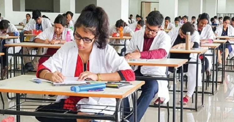 মেডিকেল ভর্তি পরীক্ষা শুক্রবার, প্রতি আসনের জন্য লড়বেন কতজন?