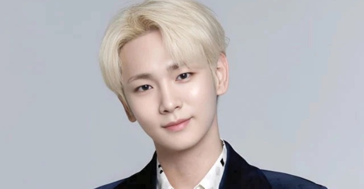 যেভাবে  ‘ইনজেকশন আন্ট’ কেলেঙ্কারিতে জড়ালেন কে পপ তারকা