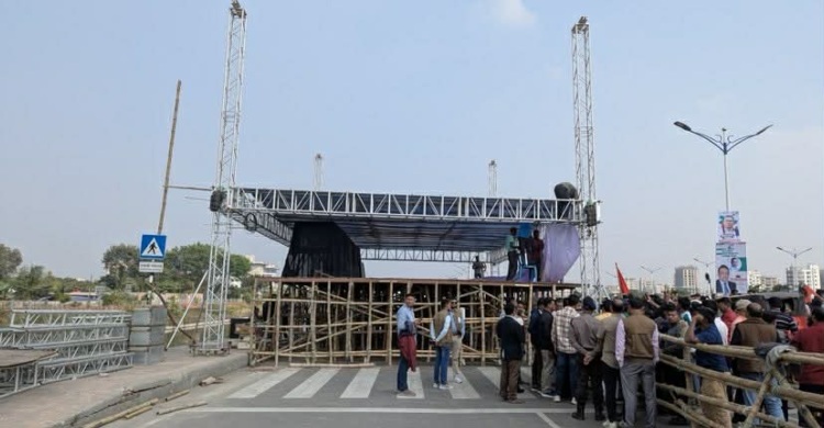 সংবর্ধনার মঞ্চ প্রস্তুত, অপেক্ষার প্রহর গুনছেন নেতাকর্মীরা