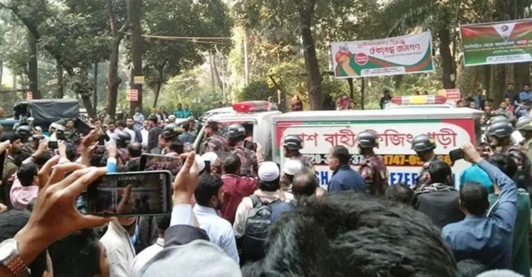 হাদির ময়নাতদন্ত সম্পন্ন, জানাজার জন্য নেয়া হচ্ছে লাশ