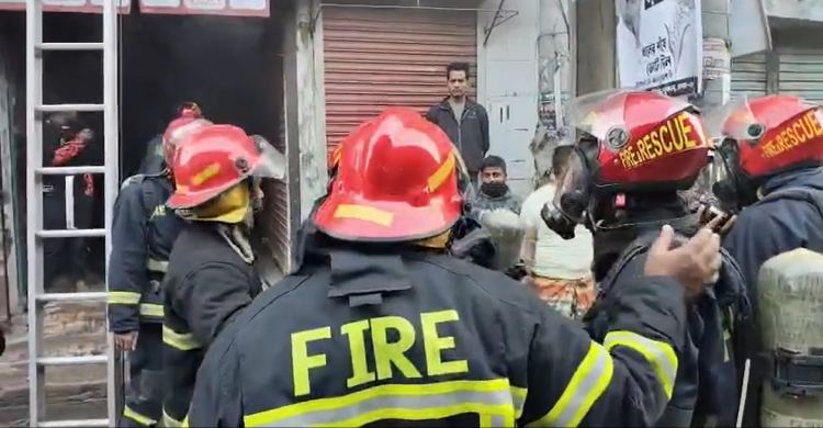 আগুন লাগা ভবন থেকে জীবিত উদ্ধার ৪২