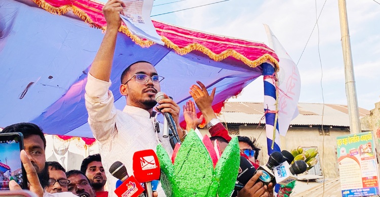 নির্বাচনী জনসংযোগের সময় আহত হান্নান মাসউদ