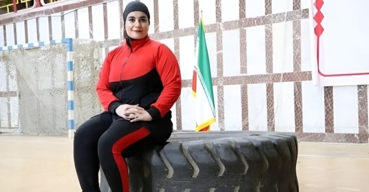 ১০০ কেজি ওজন নিয়ে প্ল্যাঙ্ক, ইরানি নারীর বিশ্বরেকর্ড