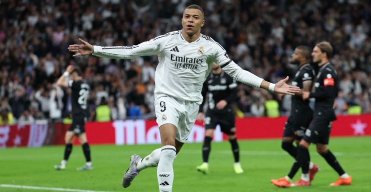 রোনালদোর রেকর্ড ছোঁয়ার দিনে রিয়ালকে জয় দিলেন এমবাপে