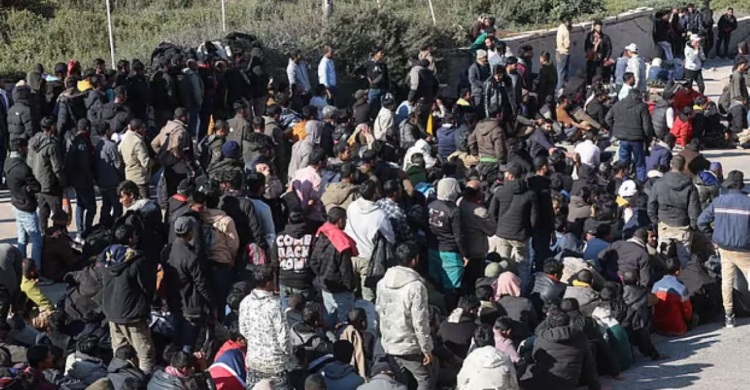 গ্রিস উপকূলে উদ্ধার অভিবাসীদের ৪৩৭ জনই বাংলাদেশি