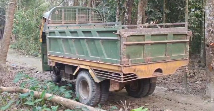 ট্রলির চাপায় শিশুর মৃত্যু