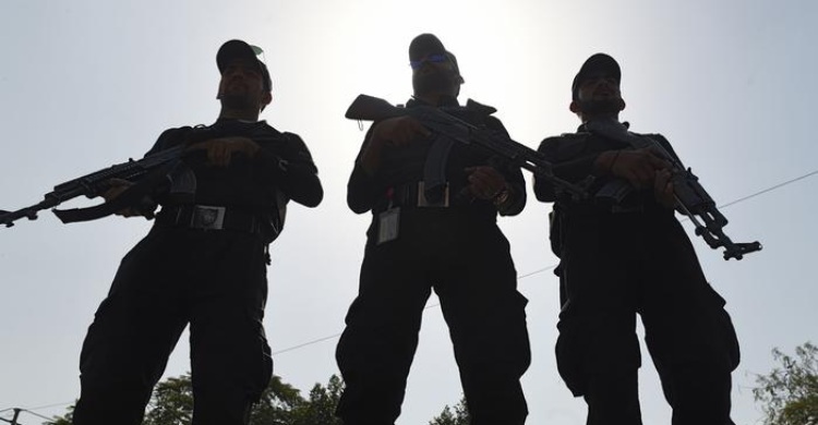 গানম্যান চাচ্ছেন? কীভাবে পাবেন?