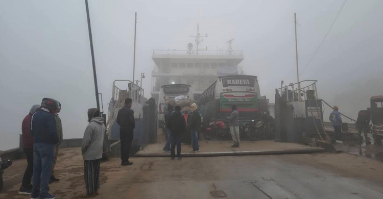 দৌলতদিয়া-পাটুরিয়া ফেরি চলাচল শুরু