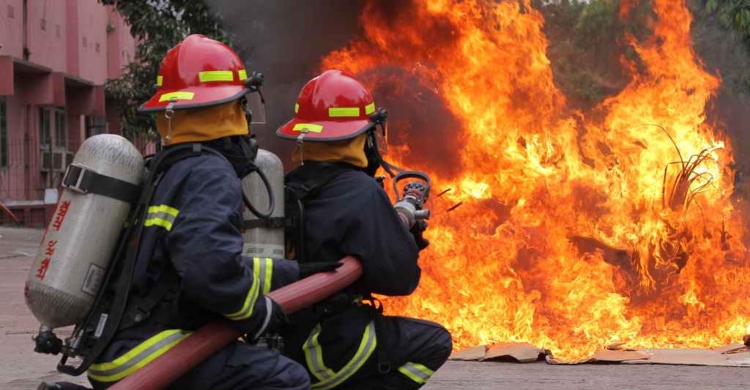 মোহাম্মদপুরে আবাসিক ভবনে আগুন