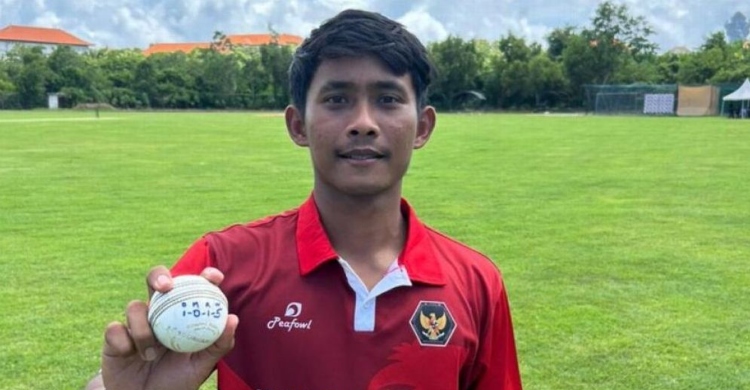 ক্রিকেটে নতুন ইতিহাস গড়ল ইন্দোনেশিয়ান পেসার