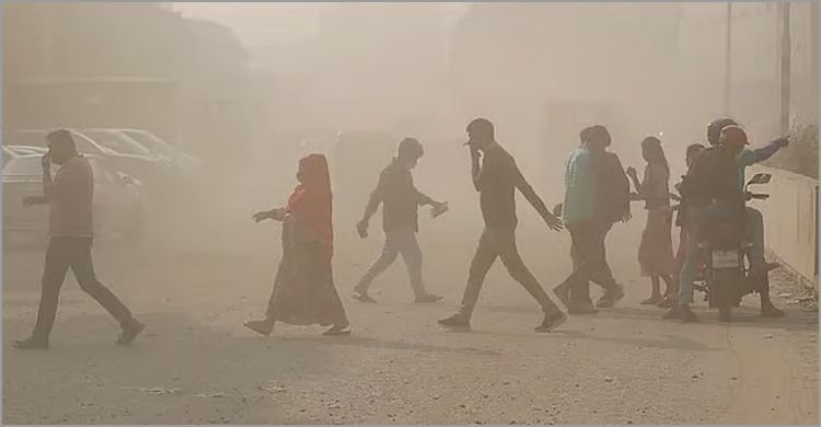 কলকাতার কাছে শীর্ষস্থান খোয়ালো ঢাকা