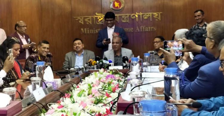 বিডিআর হত্যাকাণ্ড নিয়ে কমিশনের সুপারিশ অবশ্যই বাস্তবায়ন করব: উপদেষ্টা