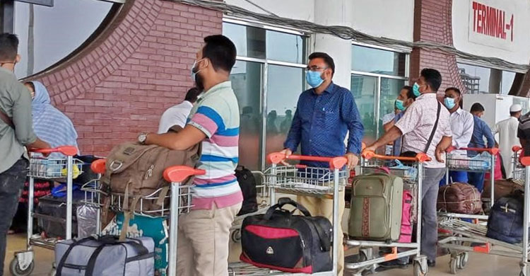 ১১ মাসে বিদেশ গেছেন ১০ লক্ষাধিক কর্মী