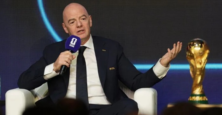 ট্রাম্পকে ‘শান্তি পুরস্কার’ দিয়ে বিপাকে ফিফা প্রধান