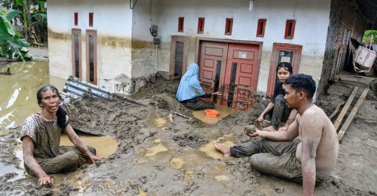 চার দেশে নিহত ৯ শতাধিক, নিখোঁজ অসংখ্য