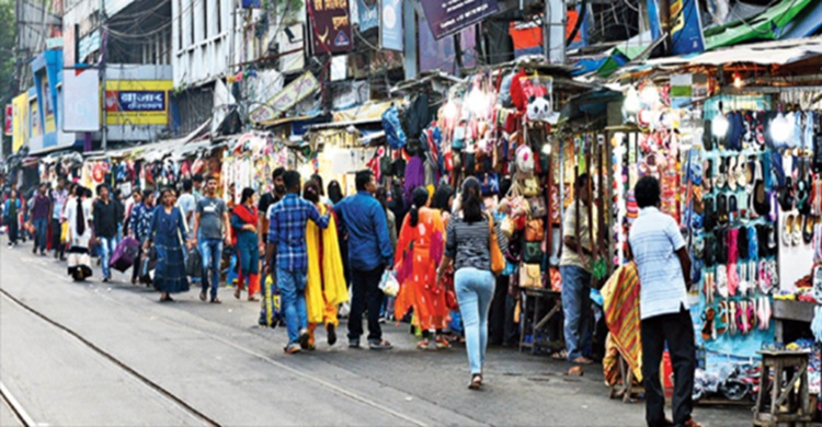 ফুটপাতে মানবিকতা নেই, আছে ‌কেবল উচ্ছেদ-বাণিজ্য