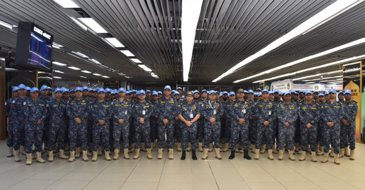 সুদানের উদ্দেশে ঢাকা ছাড়লেন নৌবাহিনীর ৯৯ সদস্য