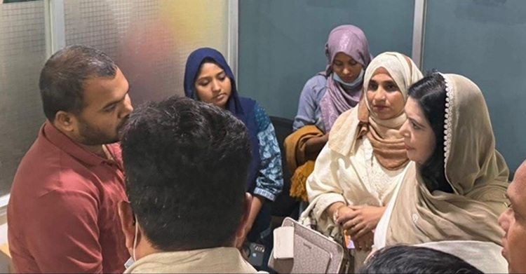 গুলিবিদ্ধ হাদির পরিবারের পাশে ডা. জোবাইদা রহমান