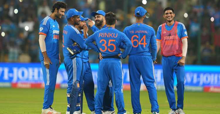 বড় চমক রেখে ভারতের বিশ্বকাপ দল ঘোষণা