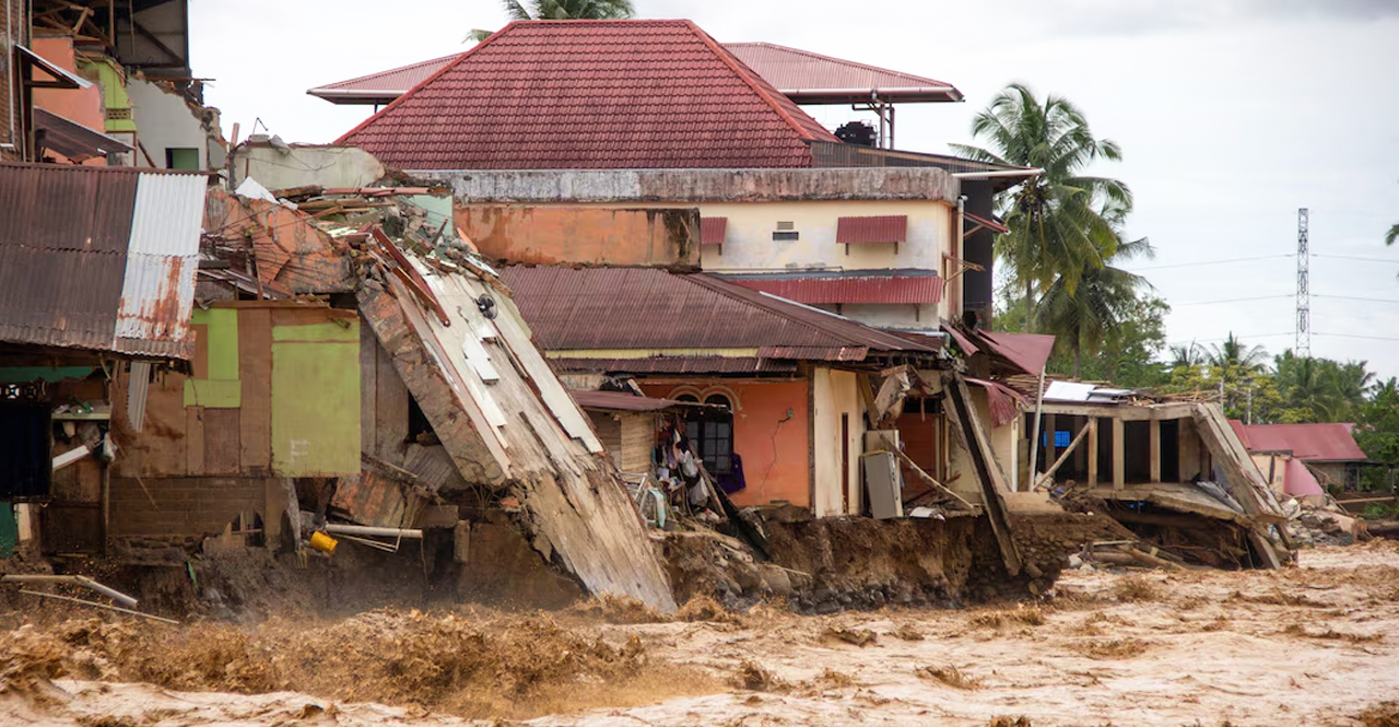 ইন্দোনেশিয়ায় বন্যায় প্রাণহানি ৬৩১