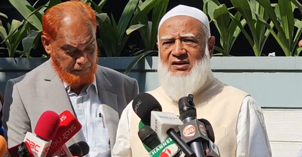 যারা তসবিহ নিয়ে ঘোরে, তারাই ধর্মকে ব্যবহার করে: জামায়াত আমির