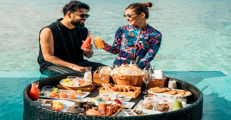 মালদ্বীপে স্বামীর সঙ্গে বিলাসী অবসরে মেহজাবীন