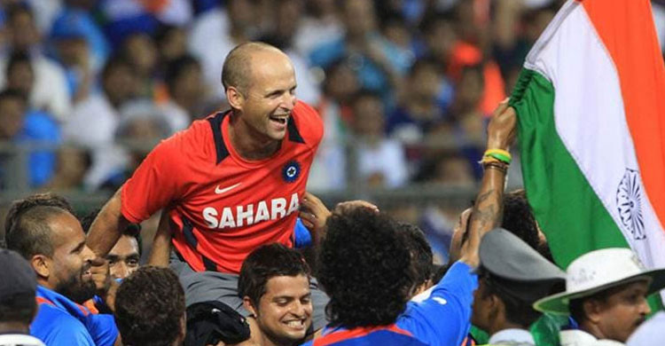 কোহলিদের বিশ্বকাপজয়ী কোচকে ভেড়াল নামিবিয়া