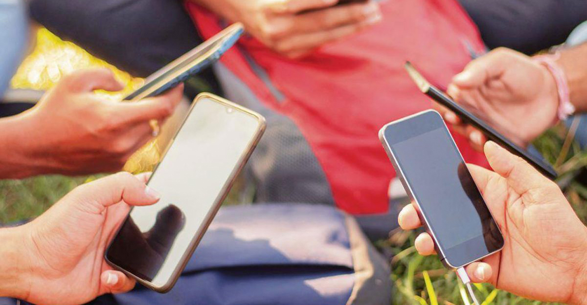 অনিবন্ধিত মোবাইল বন্ধে কঠোর সরকার