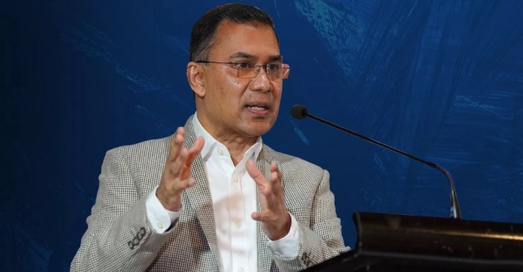 বিজয়ের দিনে বিভাজন ভুলে মানুষের পাশে দাঁড়ানোর অঙ্গীকার তারেক রহমানের