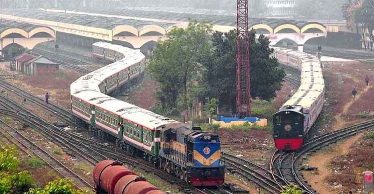 ট্রেনের বর্ধিত ভাড়া প্রত্যাহারের দাবি