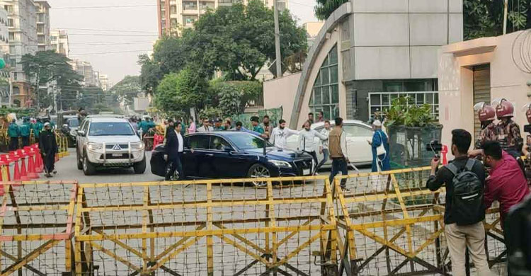 খালেদা জিয়াকে দেখতে ফের হাসপাতালে জুবাইদা রহমান
