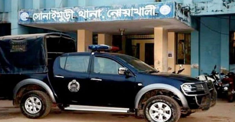 দরজা ভেঙে ঢুকেই দেখেন মেয়ের ঝুলন্ত লাশ