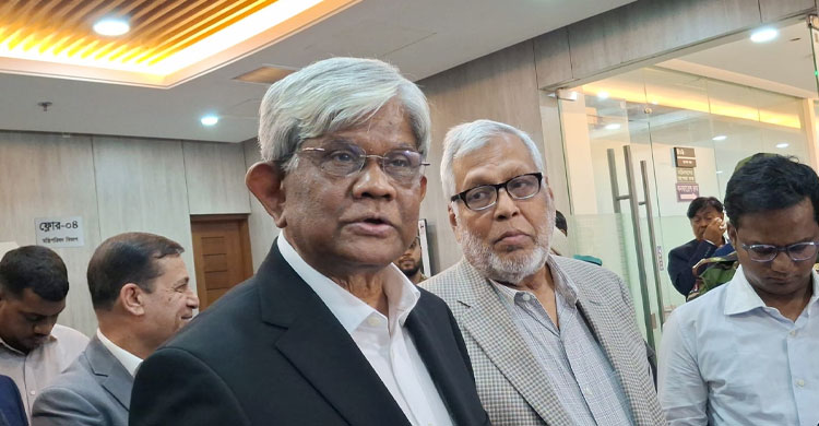 ব্যাংকে কোটিপতি গ্রাহক বৃদ্ধির কারণ জানালেন অর্থ উপদেষ্টা