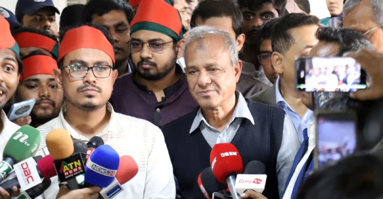 হাদির হত্যাচেষ্টাকারীদের নিয়ে যা বললেন স্বরাষ্ট্র উপদেষ্টা